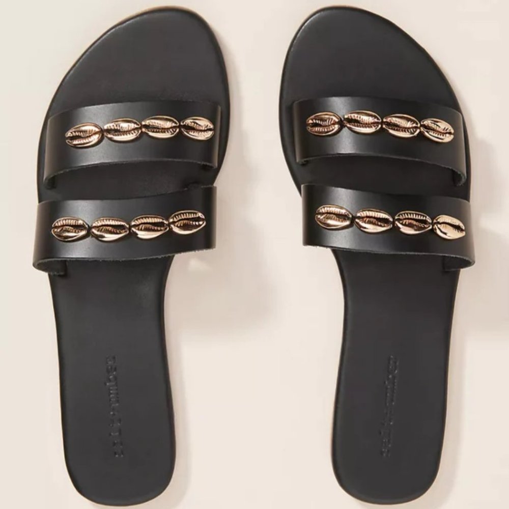 NIB! salt + umber Bayside Sandals - Black with metallic gold shell accessories